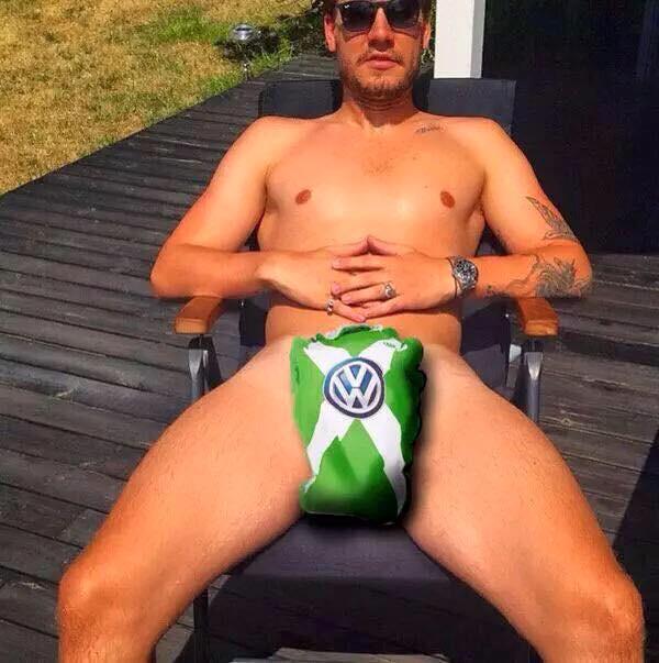 91stMinuteRFC's tweet photo. You guessed it! The Wolfsburg hero! Long live the Lord #BendtnerEffect #WOBFCB http://t.co/lCviNvT8KX