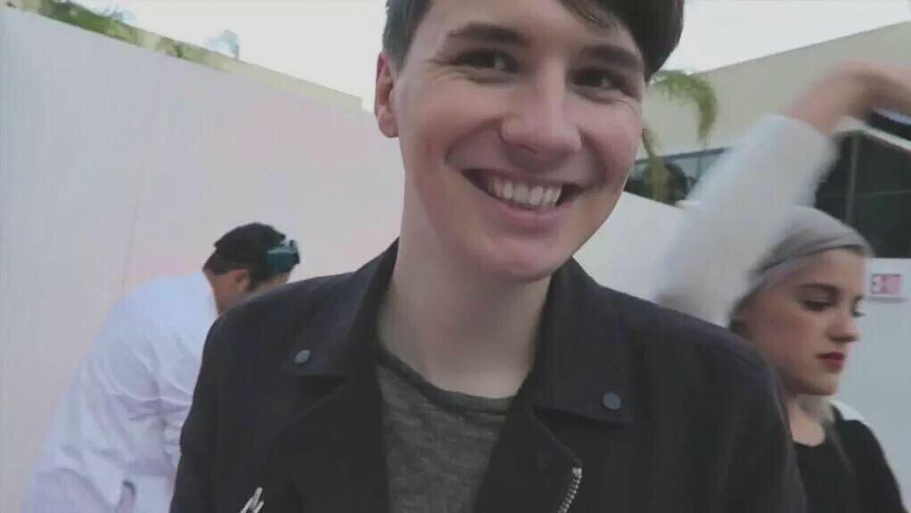 illicithowell's tweet image. 