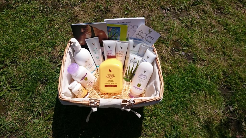 ForeverAloe09's tweet photo. If you would like to sample our product box for a few days then please message me :) #Forever #Living #Trial http://t.co/3hfAa1ApYD