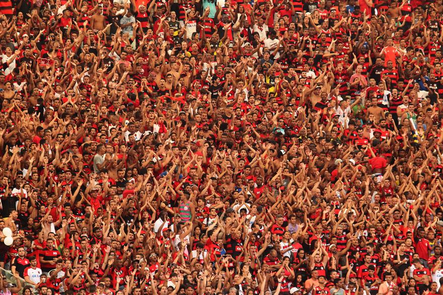 Flamengo's tweet photo. "Flamengo joga amanhã, eu vou para lá..."
Não fique de fora do Maraca. Ainda dá tempo: http://t.co/FKmvAQmDII http://t.co/NKqU4sfXYx