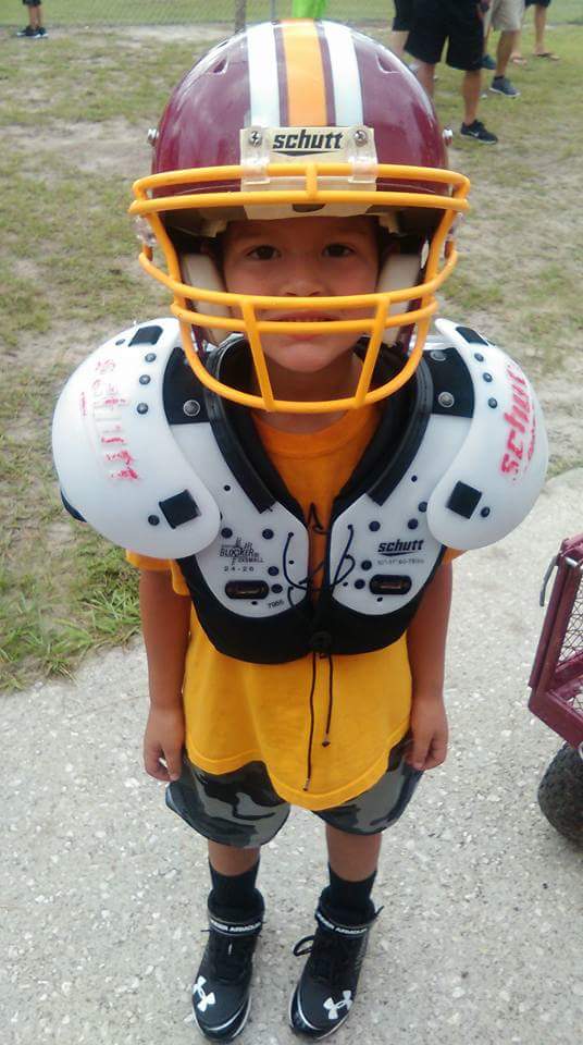 Kelly_C11's tweet photo. My lil man had his 1st football practice &amp; got his pads today, he is soooo excited #FutureDE #ComingAfterYourQB http://t.co/vIvERPtVDG