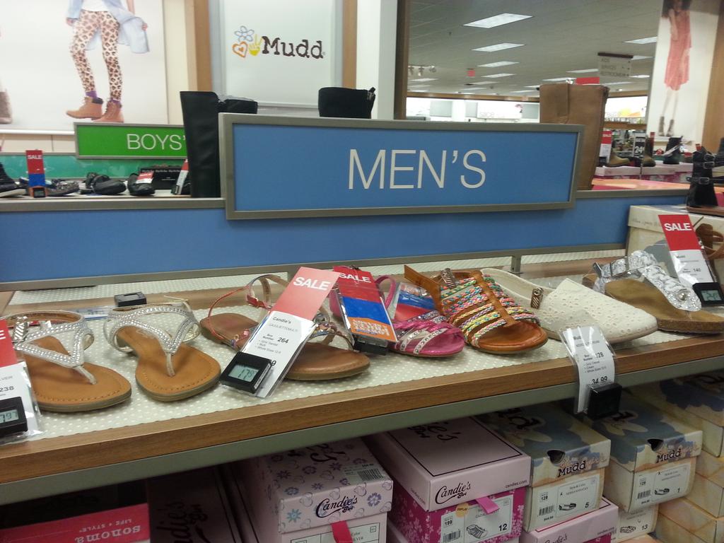 derekdrew's tweet photo. Something here seems amiss. #StoreFails http://t.co/0YWpMF1pBD