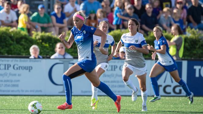 NWSL's tweet photo. Final Score: @BostonBreakers 1 – 2 @SeattleReignFC #BOS goal by Mewis. #SRFC goals by Yanez and Little. #BOSvSRFC http://t.co/FojVN3zZJz