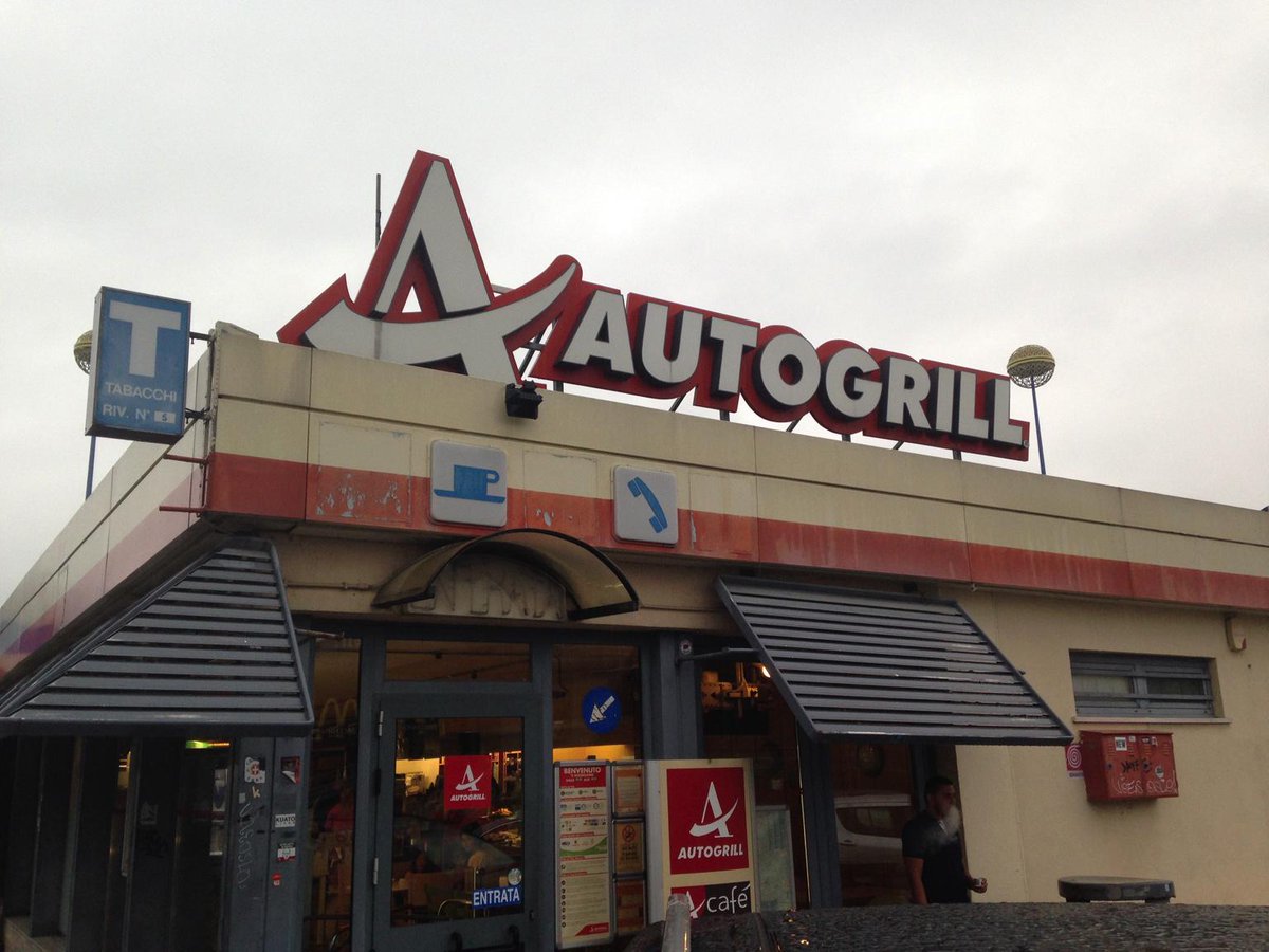 What a change, 30°C in the morning and sunny (Cannes, France), later on close to Milano, heavy rain and 17°C 😮