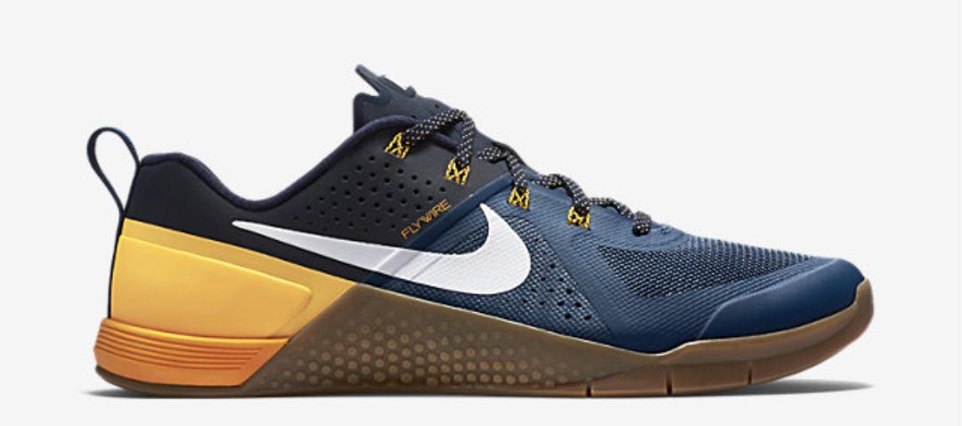 D_Rob__'s tweet photo. Would never wear these for the fact they are Michigan colors, but Nike is killing Reebok on aesthetics. http://t.co/6gH4XUrn76