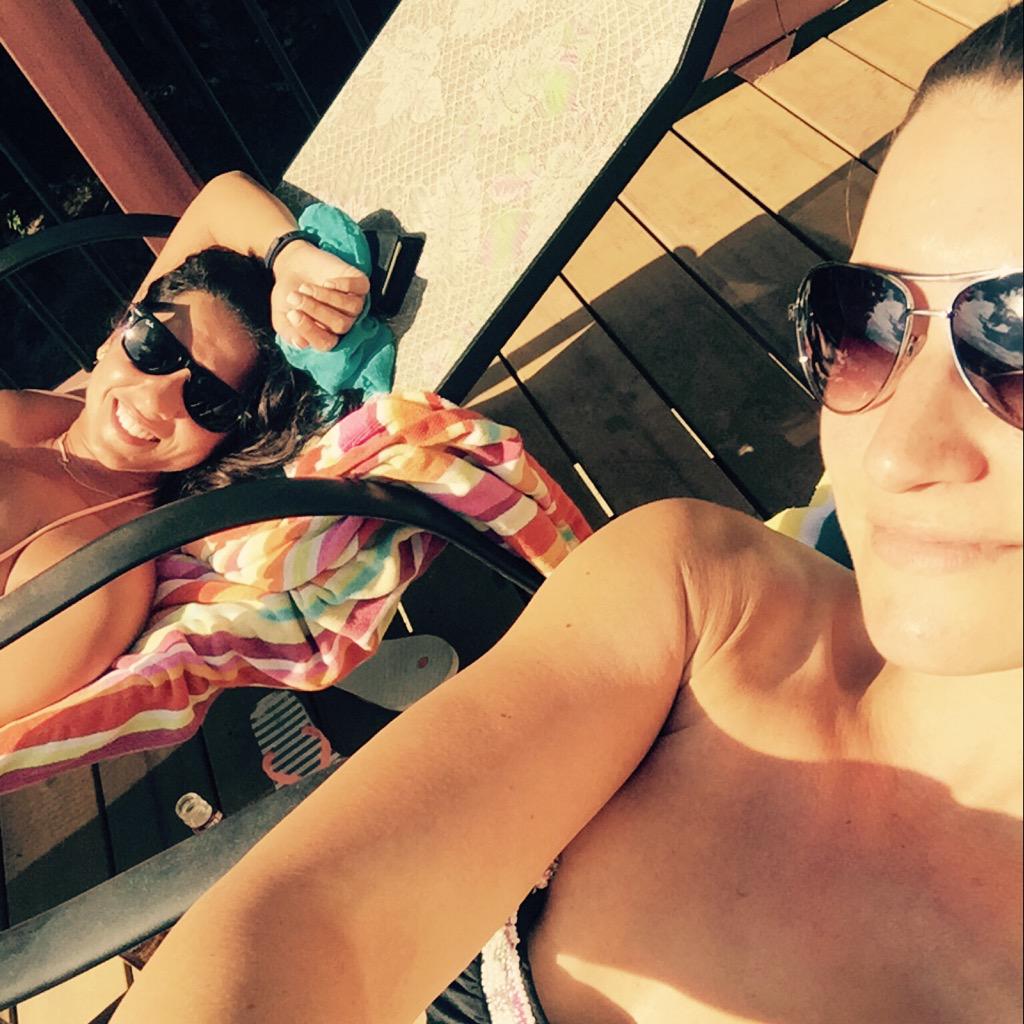 melissa_heroux's tweet photo. Soaking up some 🌞 with my Jax #summerfun #BESTIES #lakelife http://t.co/NPgMWQylqU