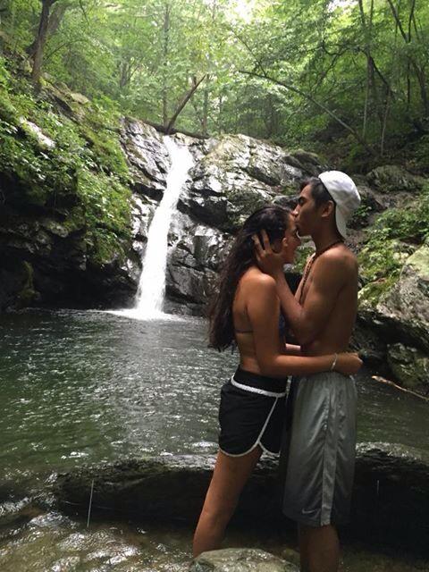 AlexanderJahova's tweet photo. #NationalGirlfriendDay http://t.co/fcFvovNGR2