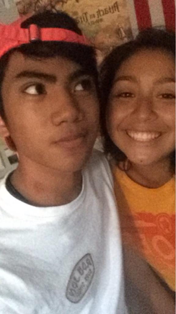 AlexanderJahova's tweet photo. #NationalGirlfriendDay http://t.co/fcFvovNGR2