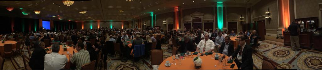 MinutemanIntl's tweet photo. What a great scene from the Minuteman Press International 2015 Gala Awards Dinner! #Pathwaystosuccess #miexpo http://t.co/uIvnJjDicr