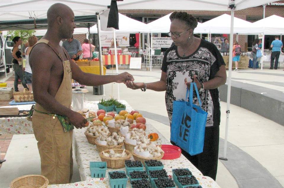 newsobserver's tweet image. Chapel Hill’s downtown farmer’s market pops up for 8-week run bit.ly/1OVRnPl