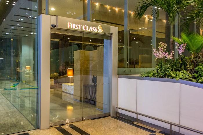 very comfy lounge, great food, amazing attention by <a href="/SingaporeAir/">Singapore Airlines</a> , very recomended airline #transit #changi