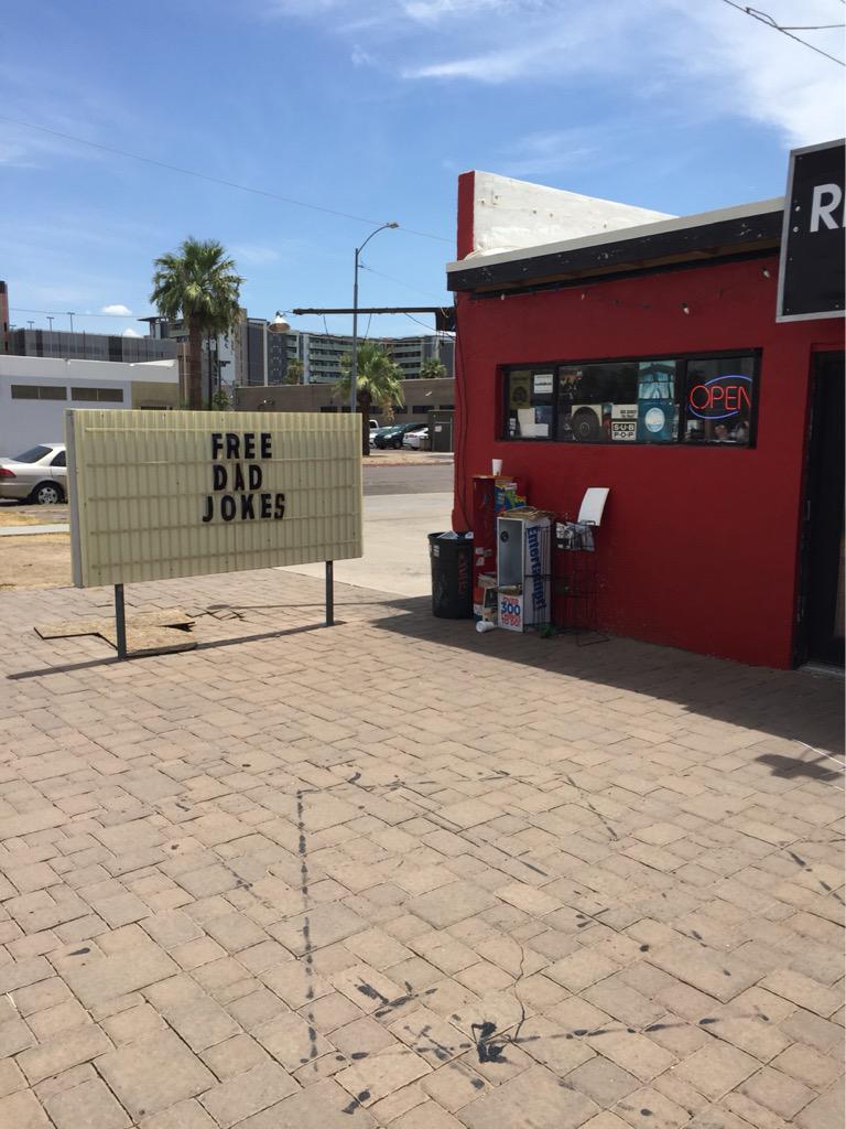bulthaupm's tweet photo. @mikeymikey this local record shop is the place for you! http://t.co/ULrsrMrnnP