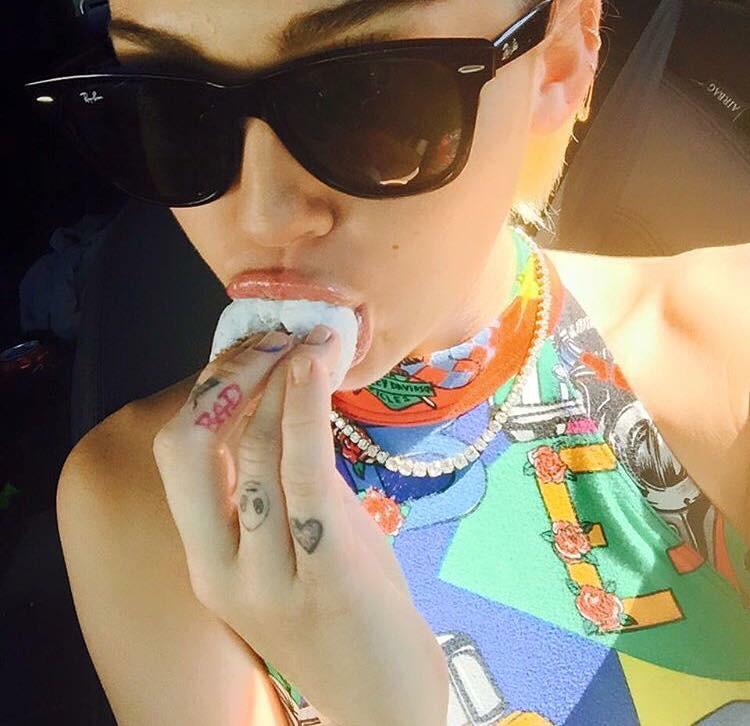 Mileyprivcyrus2's tweet photo. http://t.co/Bc1VTC4SFV