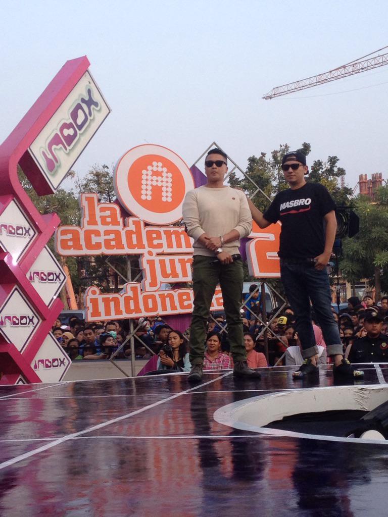 OfficialFerry_M's tweet photo. Inbox MANTABBBSSSS with @kangfmaryadi live hanya di sctv http://t.co/EMfYcYQTMF