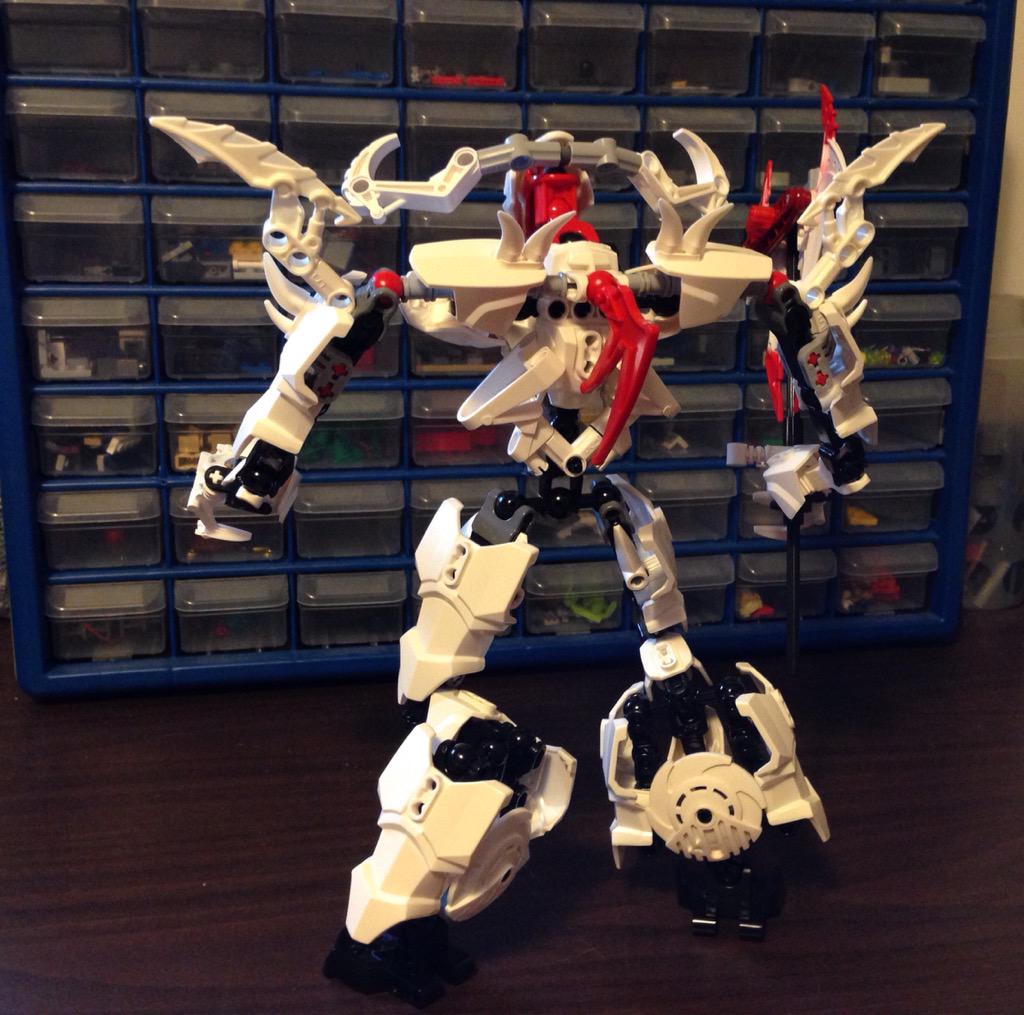 JAGOViKK's tweet photo. Here's a #BIONICLE MOC I made a few days ago for #skullweek. I named him Skull Slayer! #LEGO #BIONICLE2015 http://t.co/bjfeHwuzPK