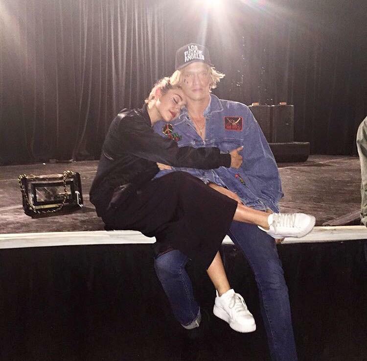 Mileyprivcyrus2's tweet photo. @Therealcodyx http://t.co/0gwMNRA4t4