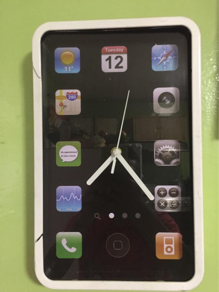 kikesalazar123's tweet image. Muchos presumirán su #AppleWatch pero creo que nadie puede decir que tiene un #AppleClock 😏😂 @Fernando5x1 @Apple5x1