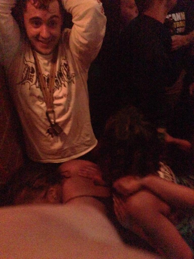 JakexAbbott's tweet photo. My good friend Vinny getting dome in a bar #delcostyle http://t.co/KRCmqxo5B4