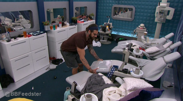 BBFeedster's tweet photo. Austin got a "Stop that!" for trying to move Liz's dentist chair closer to his. #BB17 http://t.co/imxWnp8BJ0