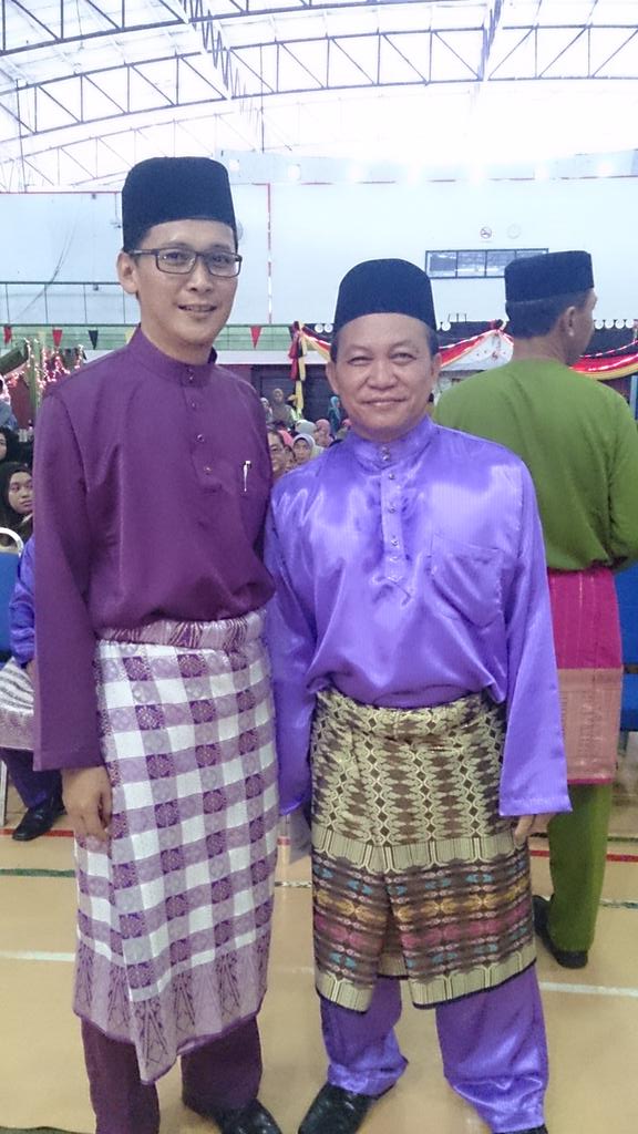 RT@khalidaini13: Ramahtamah AidilFitri Daerah Dalat 2015 <a href="/Lorna_Ivy/">Lorna Ivy</a> @RelaDalat <a href="/philippsalam/">𝔓. 𝔖. 𝔓𝔥𝔦𝔩𝔦𝔭</a> <a href="/mohamad_nazri/">Mohd nazri Mohamad</a>  "