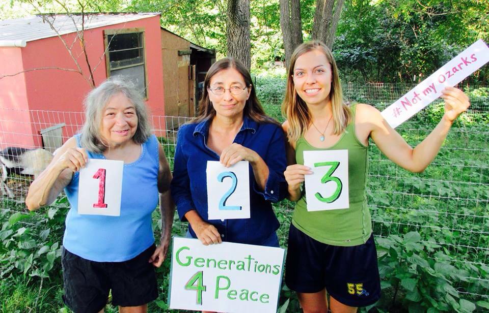 NotmyOzarks's tweet photo. @ArtoftheRural @RuralAssembly  3 generations 4 peace! #NotMyOzarks #RuralNotRacist #MyRuralIs http://t.co/jvMg8CvwF3