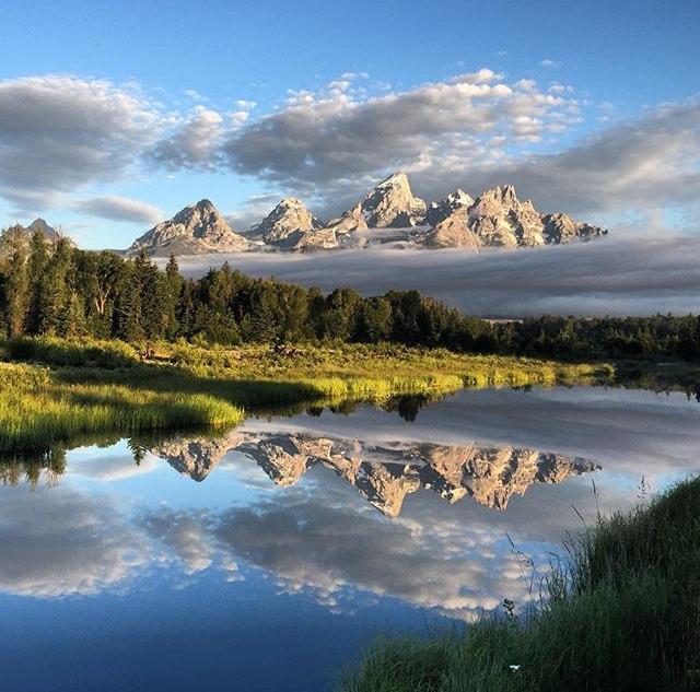 theAmericanRT's tweet photo. Congrats to @justnsmith11 for sending in the #PhotoOfTheMonth for July! #GrandTetons from Schabacher Landing VP http://t.co/Upy1JW2TLb