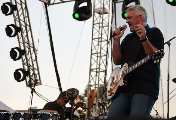 .<a href="/TaylorHicks/">Taylor Hicks</a> performs at the <a href="/CityFestBham/">Schaeffer CityFest</a> held at Birmingham's <a href="/RailroadPark/">Railroad Park</a> 
(<a href="/aldotcom/">AL.com</a> photo)