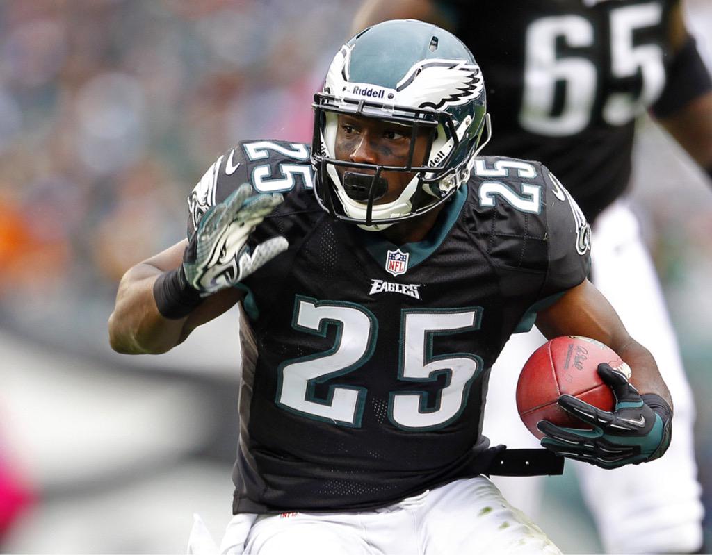 Sports_Voting's tweet image. Who Should The Eagles Have Signed?
RT for #DemarcoMurry
FAV for #LeSeanMcCoy