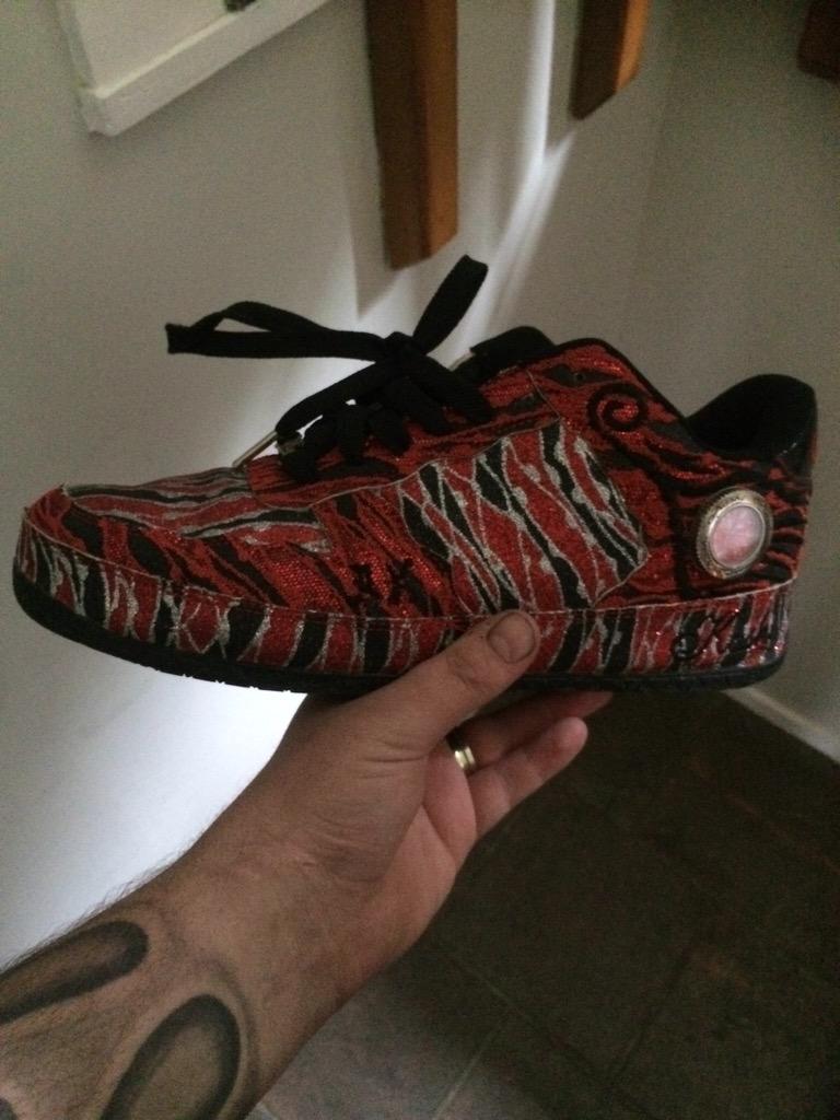 DIZZLEdotCOM's tweet image. @JackTheCreature @ChelseaRaptor #MaxSwag #MiniClock