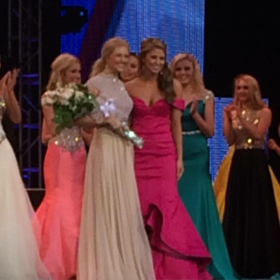 MissIndiana_Org's tweet photo. @IamMissINOT - 2nd runner-up at @MAOTeen!! #SoProud #GoAud http://t.co/s2fLnjQKFX