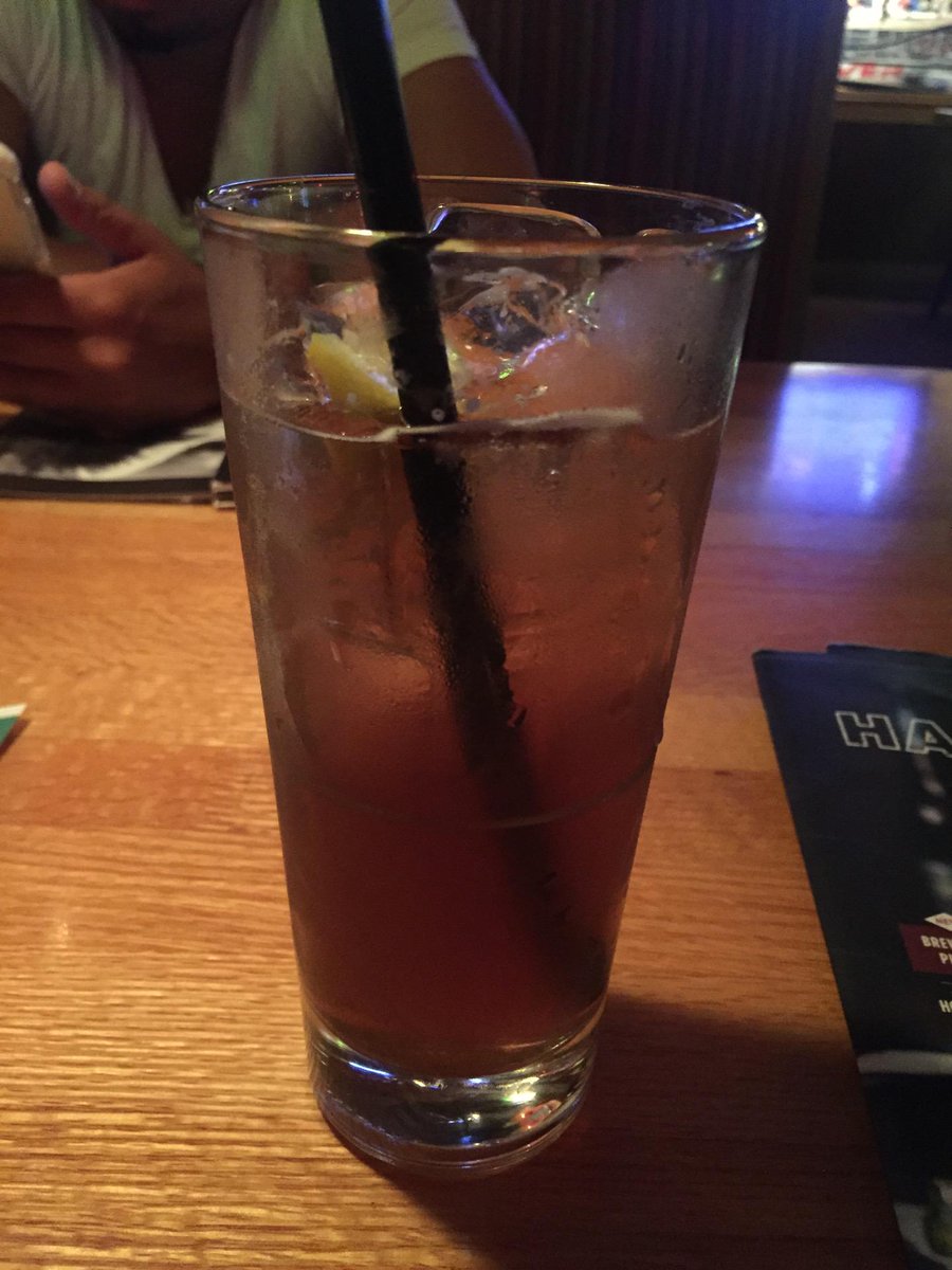 LACHULAZ's tweet photo. Family time (at @Applebees in Dover, DE) https://t.co/abTMNSvlYF http://t.co/8uZgZXpyGG