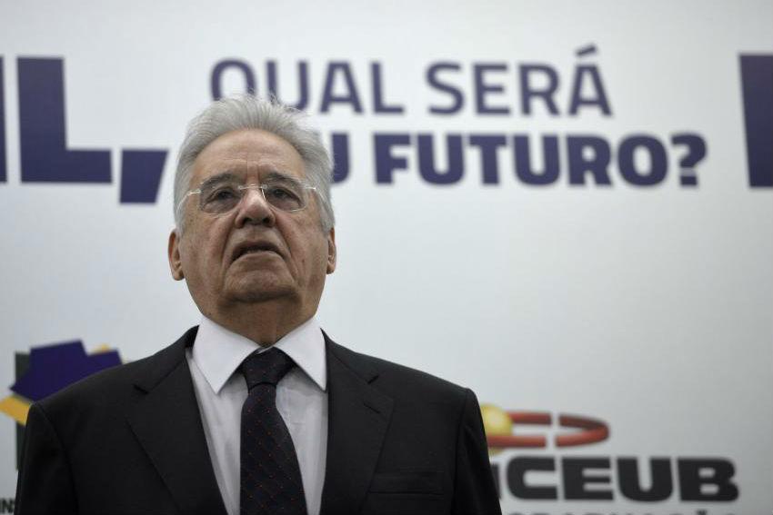 cartacapital's tweet photo. Dilma é honrada e não está envolvida em corrupção, afirma FHC http://t.co/rtOlWANHGV | http://t.co/c78Si92rG4