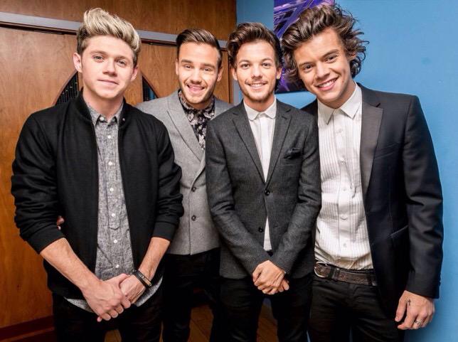 1DFC2015's tweet photo. One Direction #2015 #Directioners #5yearsonedirection #MTVbestfans http://t.co/EwQ3uNgcrF