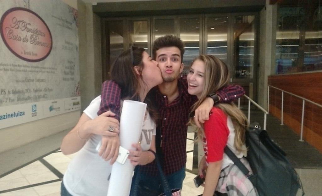 carolatube's tweet photo. #ArenaViners #ArenaMEET MELHORES dias com vocês amorzões! Amo vocês 😍💖💕 @cacau_sshow @joseoscar_t http://t.co/i9FKBy9Nof