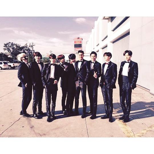 ARMYsinceHYYH's tweet photo. Son el puto infierno en la tierra malditos pecadores con esos trajes. #SuperJunior #KCON15LA
#ELFonfire ( ͡º ͜ʖ ͡º) http://t.co/iNq5vron7N