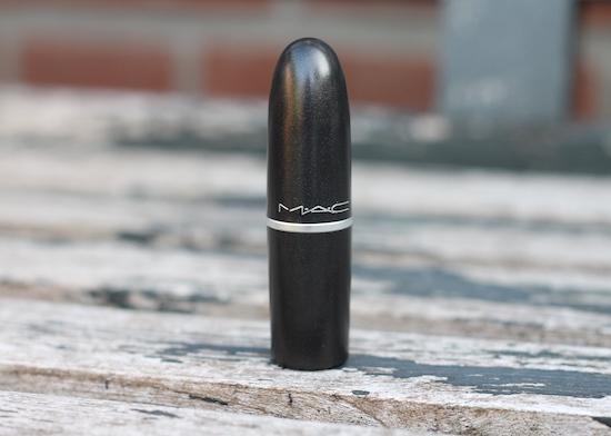 Redlipstickkind's tweet photo. Review – MAC Diva http://t.co/yVh4HL0KqD http://t.co/8AvSySjAfS
