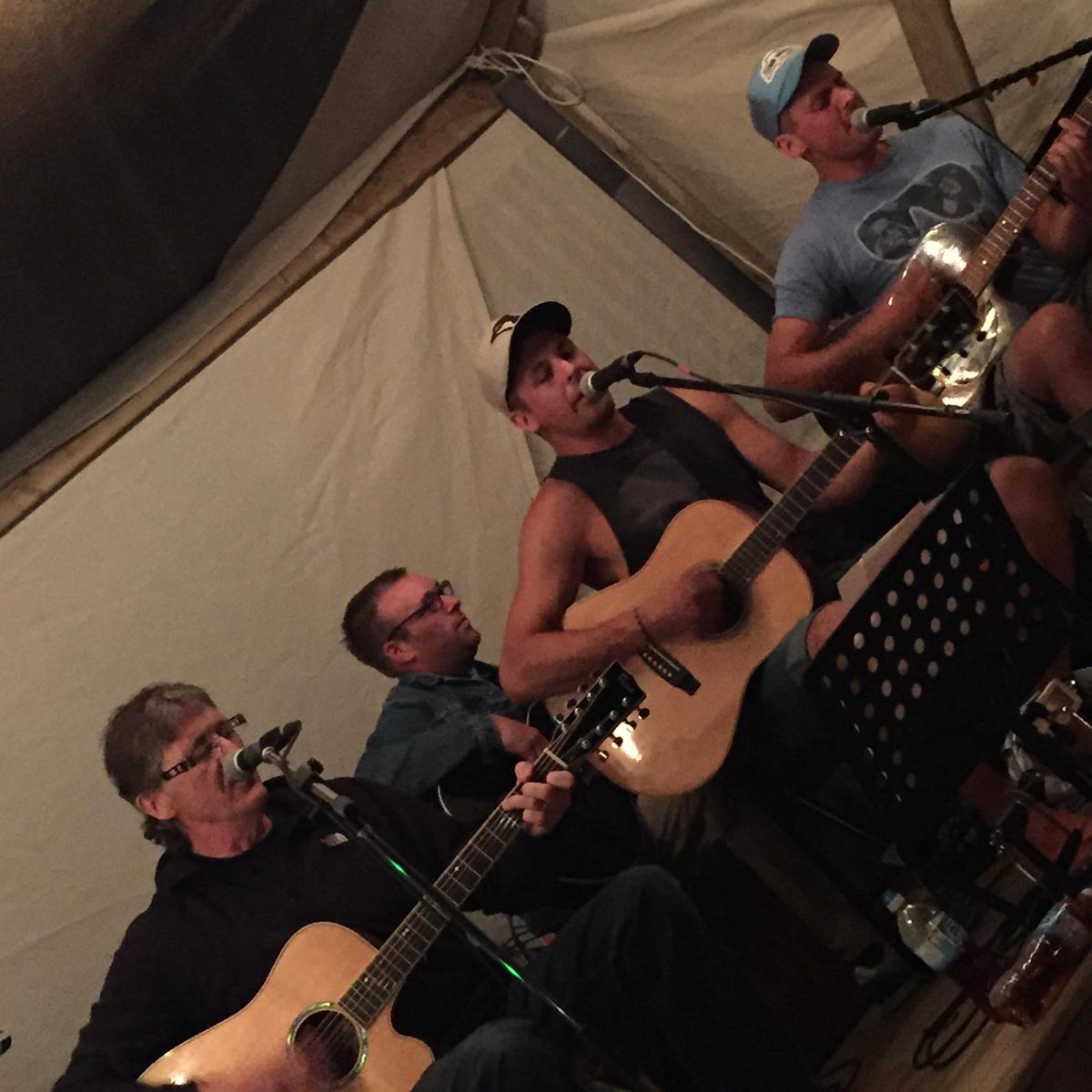 surfhoser's tweet photo. Rockin Meeting Lake 2015. http://t.co/1YJ1jtkYgp