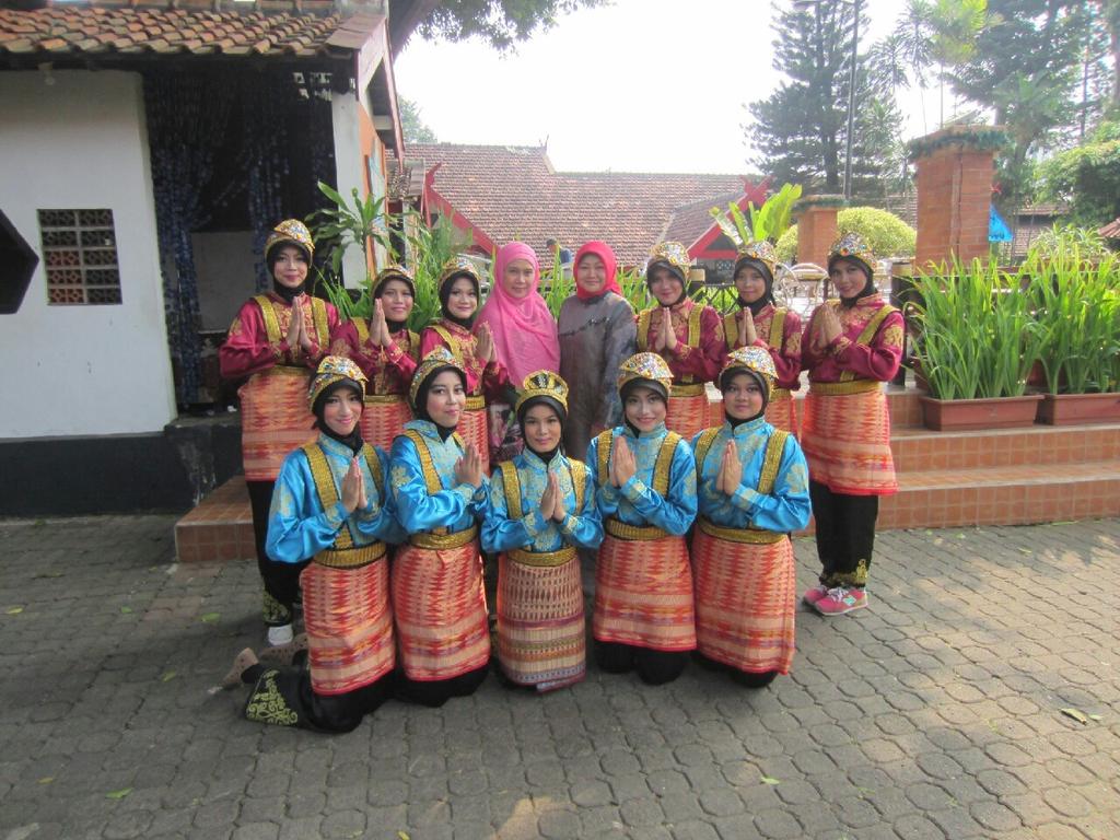 samandnc37's tweet photo. Ada juga yang minta foto sm kita😄 http://t.co/MUGpB0E50D