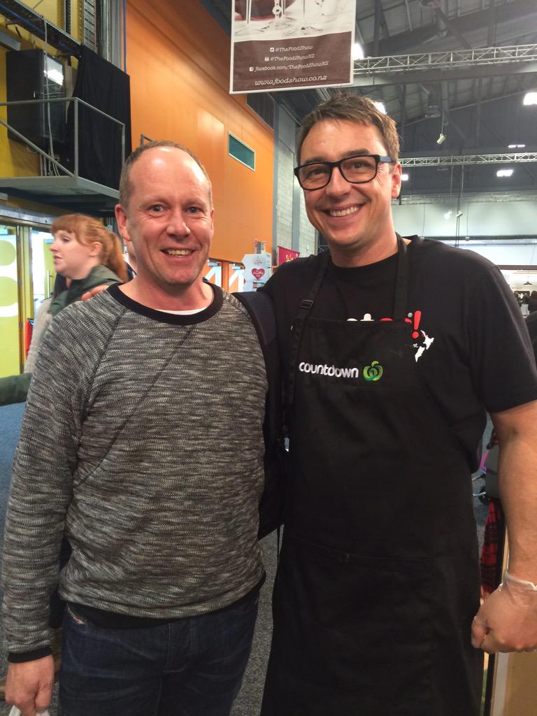 ChipperNZ's tweet photo. Great to meet @MasterchefBrett  today. @themeatmaidennz he knows how to cook chicken!!!  #cdwmnz http://t.co/C8rwZDh5a8