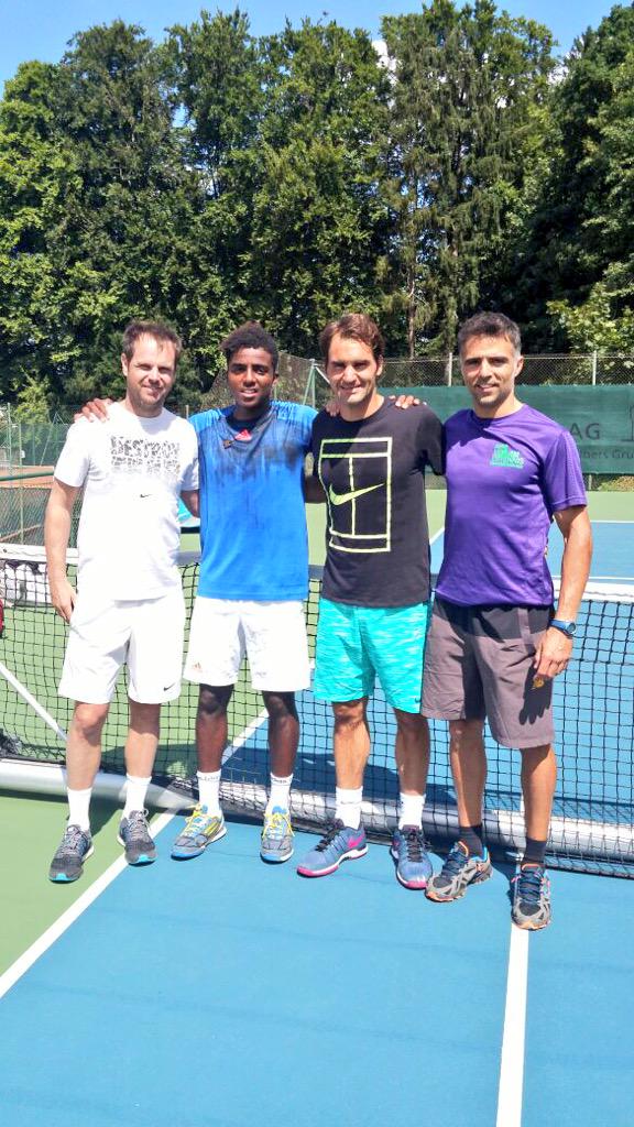 CLY__q8WEAQ_Av1.jpg:large