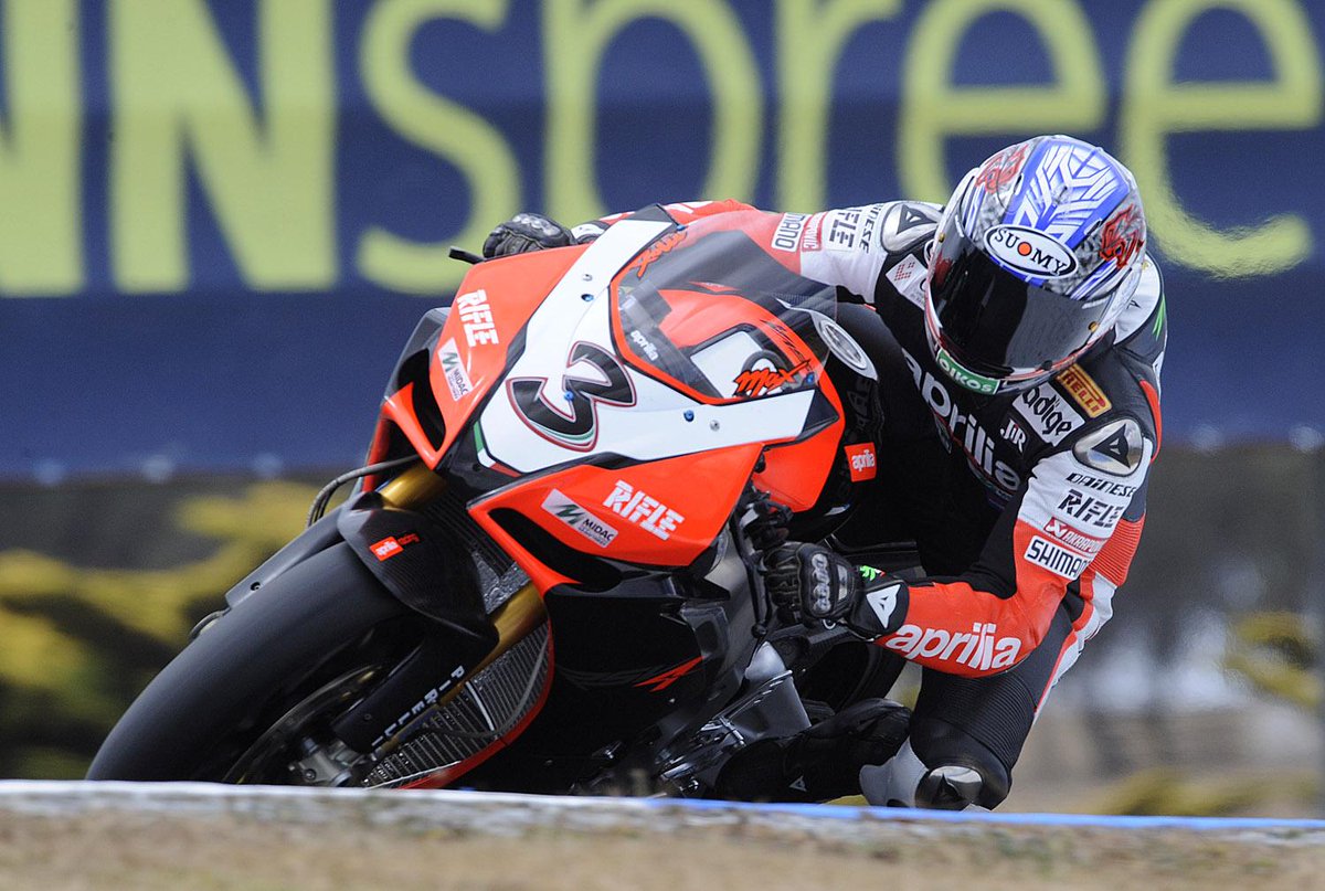 BikeMiddleEast's tweet photo. @maxbiaggi is back and still shows how it's done @sbk_official #sepangcircuit https://t.co/b6yn98zQXT #maxisback http://t.co/BXxBJXKVQw