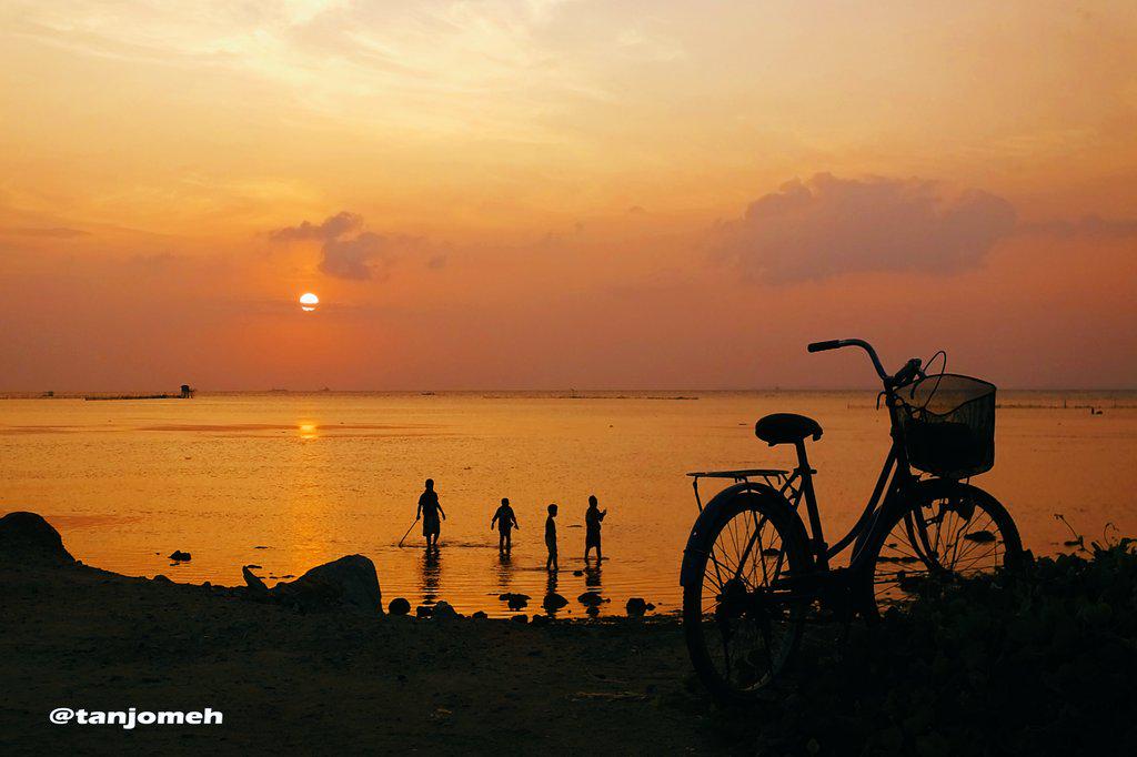 tanjomeh's tweet photo. Olah raga pagi l Nongsa Batam
@GNFI @indtravel @WegoID @wonderfulkepri1 @MattaKepri @LetsGonesia @wisataanambas http://t.co/losJ95Zmau