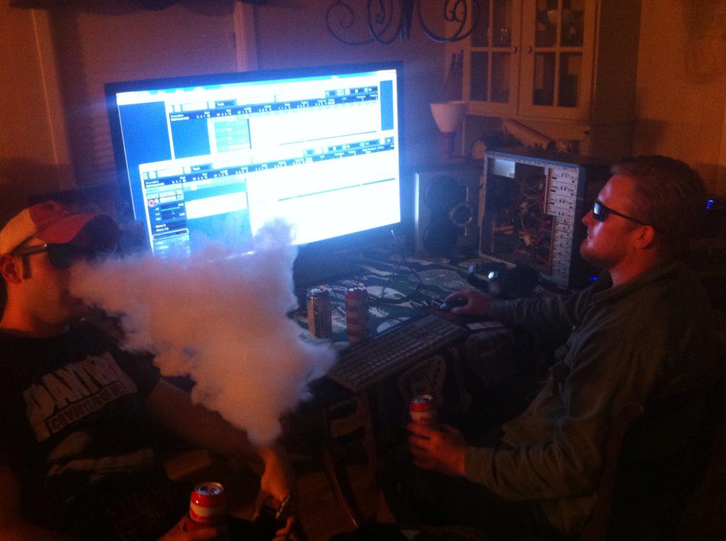 LMSpunk's tweet image. Hate to "Achy Breaky" it to you @billyraycyrus, but THIS is what "burning the midnight oil in the studio" looks like.