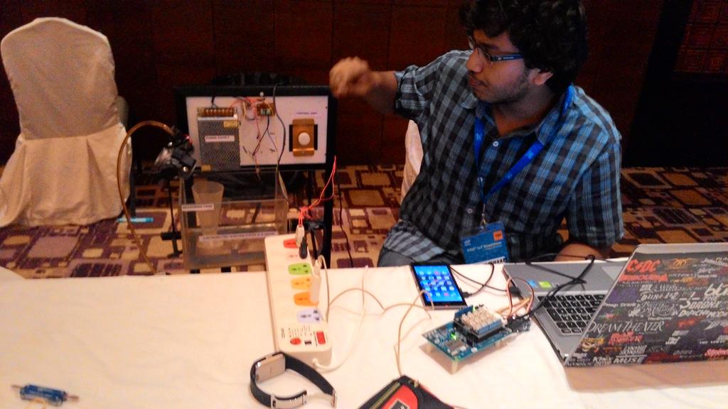 Save fuel and get notified in case of a potential issue - #smartautomotive #smartengine #intelmaker <a href="/JayLohokare/">Jay Lohokare</a>