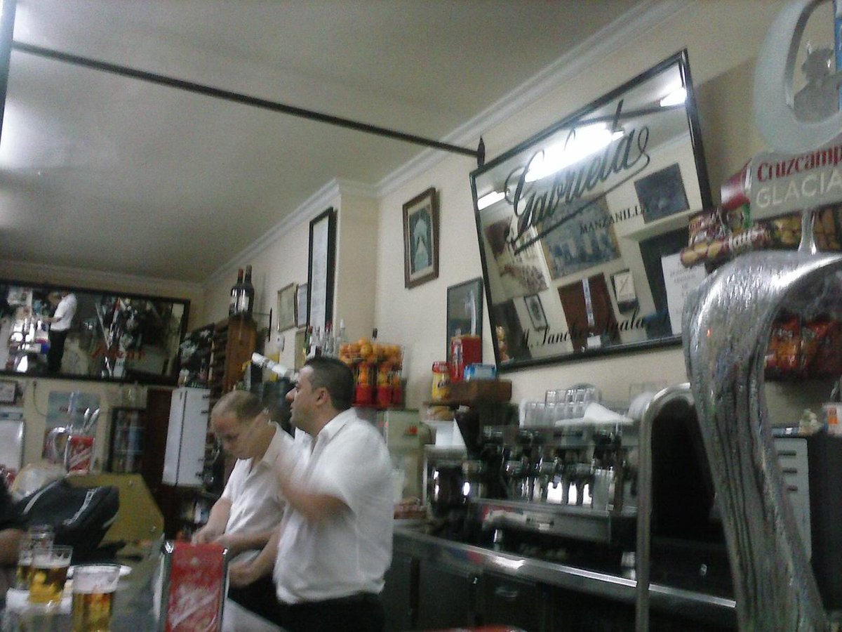 spanish_wl's tweet photo. Casa Pepe Ramírez El Gordo: gran taberna para comer jamón y beber manzanilla en Sanlúcar #SWLsummer @SanlucarTurismo http://t.co/NrFAma3QUl