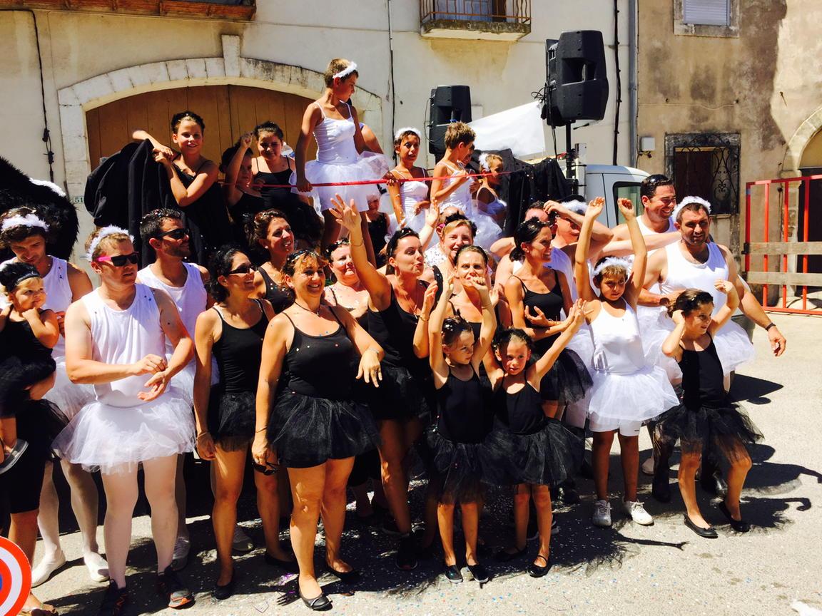 PatrickVignal's tweet photo. Le final sur la place http://t.co/y4Rpx2EJoR