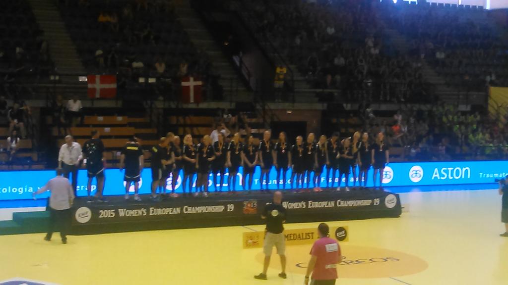 W19Spain2015's tweet photo. Sweden @SvenskHandboll is the Bronze Medal of the Women's 19 EHF EURO 2015! http://t.co/1cgDBE8WwM