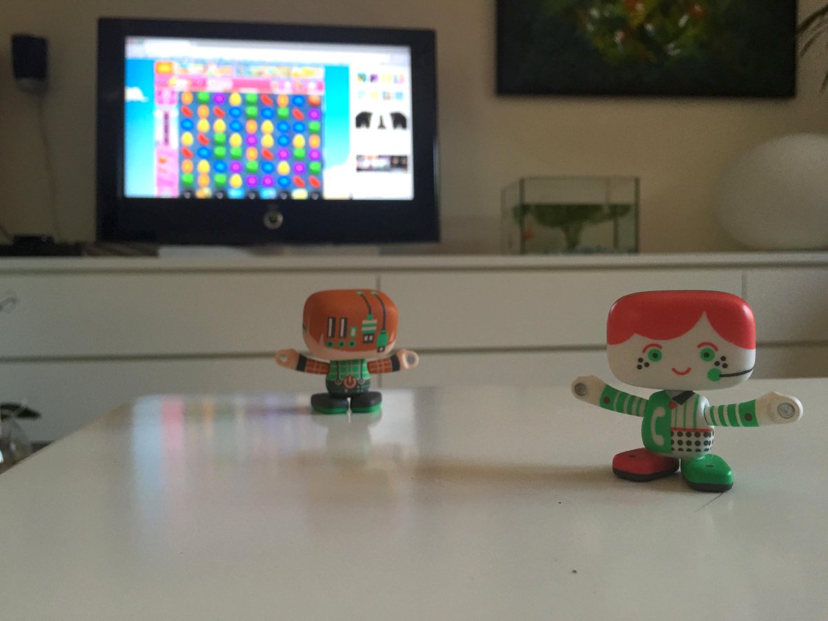 RandstadTalents's tweet photo. Samen een weekendje weg met #IsaacCeete maar hij is alleen maar aan het gamen. :( #BeaEllen http://t.co/FS3lEY9392