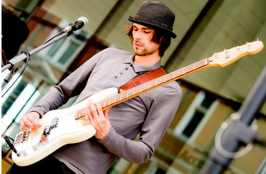 tenysonmusic's tweet photo. @AmbitionFest
#Tenyson #Audiobugs http://t.co/tMgUsM3RWD