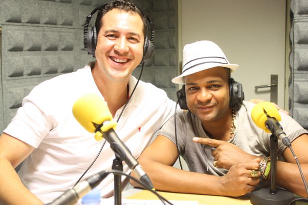 amosdecasa's tweet photo. @MiguelForonda @Descemer_Bueno @enrique305 @Evlinpy @libertadfmradio #amosdecasaradio http://t.co/zUn5wsZEIX